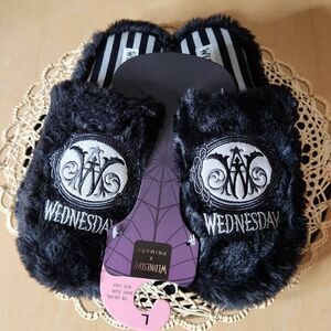 Wednesday the addams family black furry slippers women's size L  9/10